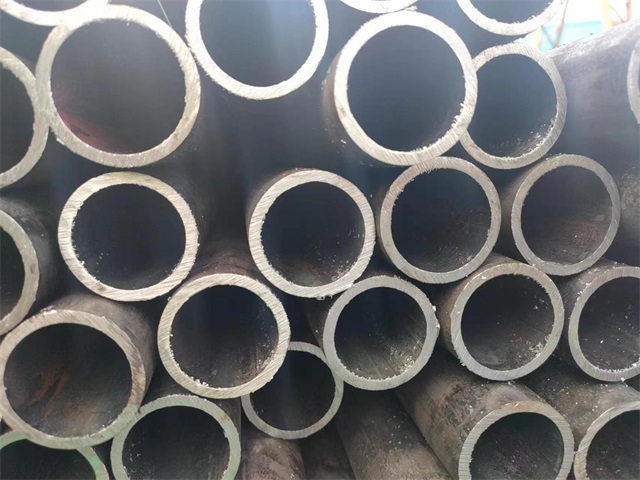 荆门10#结构用无缝钢管